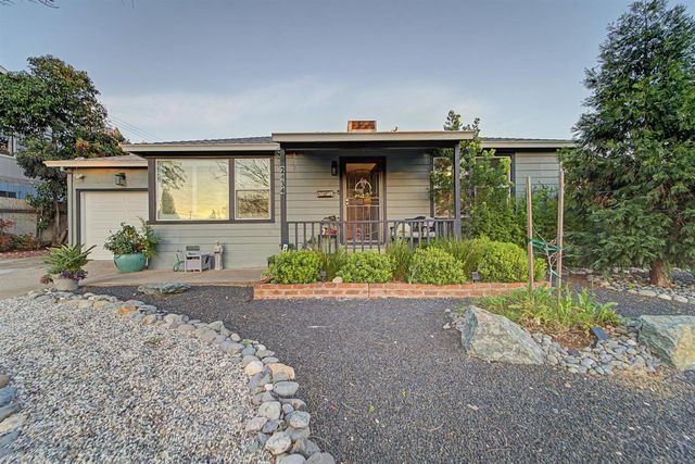 2434 Watson St, Sacramento, CA 95864