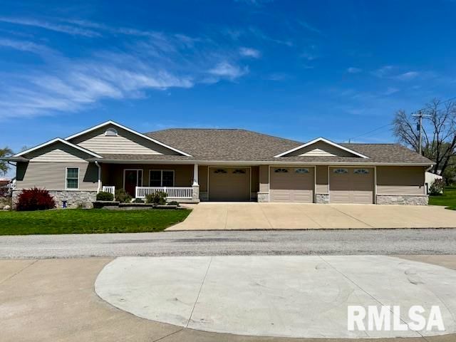 600 McKinley Ave, Lowden, IA 52255