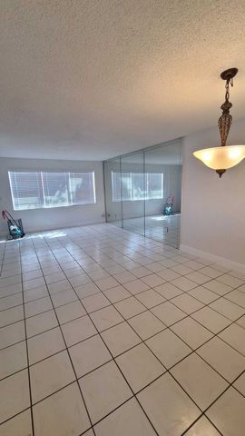4157 NW 19th St #1, Fort Lauderdale, FL 33313
