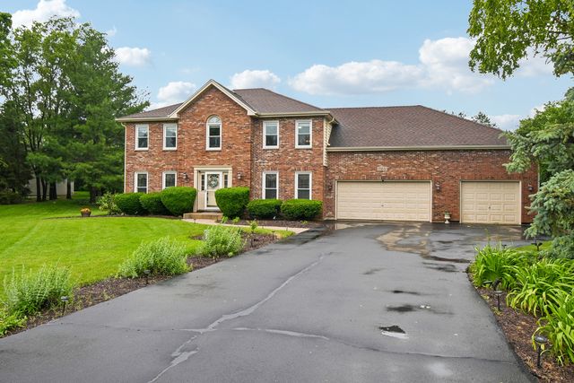 5N630 Leslie Ct, St Charles, IL 60175