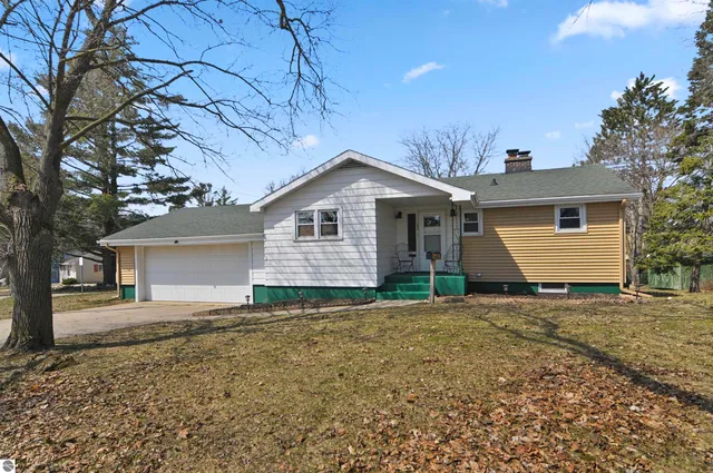 386 Marble St, Cadillac, MI 49601