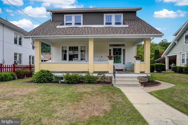 4 Myrtle Ave, Reading, PA 19606