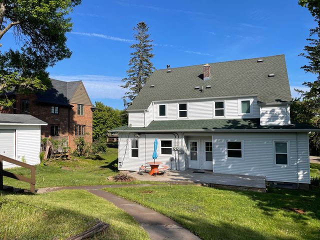 2417 E  3rd St #2, Duluth, MN 55812