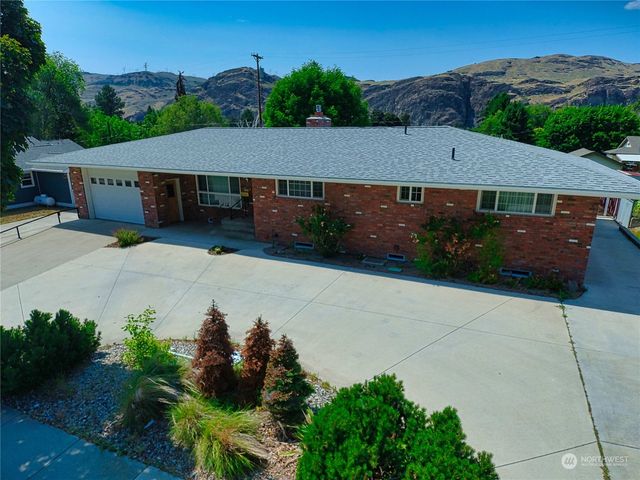 704 Central Drive, Coulee Dam, WA 99116