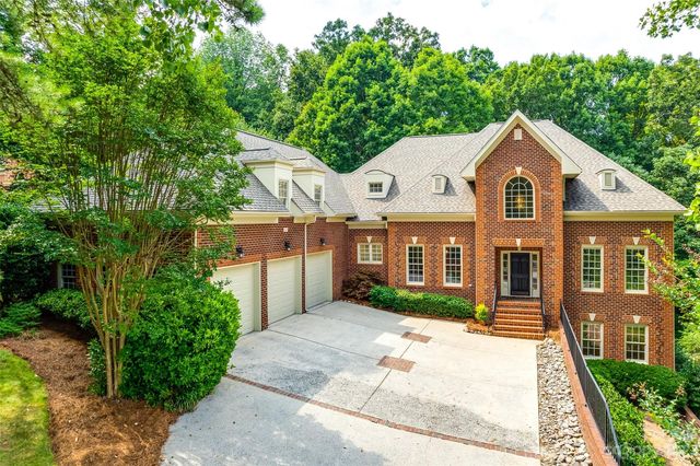 4247 Old Course Dr, Charlotte, NC 28277