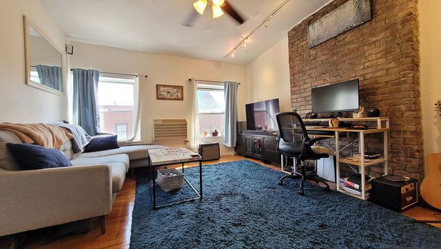 114 Lafayette Ave  #3R, Brooklyn, NY 11217