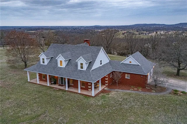 5972 E  Lamar Pettus Rd, Fayetteville, AR 72703