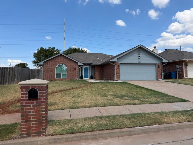 1709 Pinnacle Ln, Edmond, OK 73003