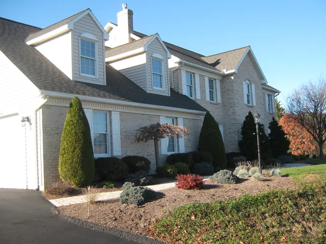 1900 Ridge Crest Cir, Montoursville, PA 17754