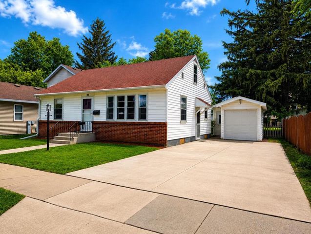 243 1st Street, Prairie Du Sac, WI 53578