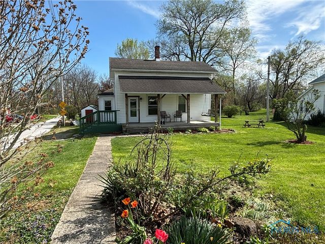 321 W  Front St, Pemberville, OH 43450