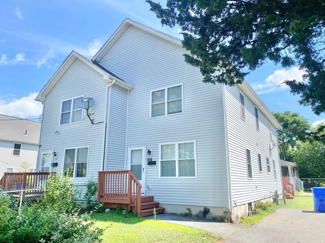 105-107 Orleans St, Springfield, MA 01109