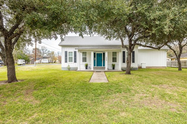 344 N  Church, Yorktown, TX 78164