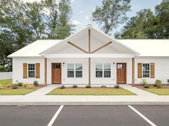 515 Birch St #8, Adel, GA 31620