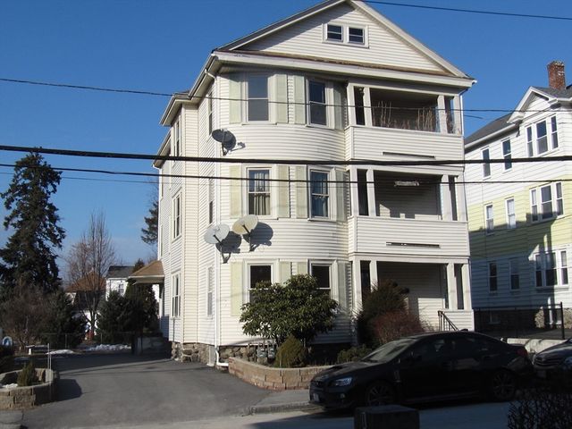 9 Greendale Ave, Worcester, MA 01606