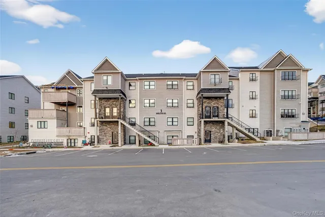 3 melitz #201, Monroe, NY 10950