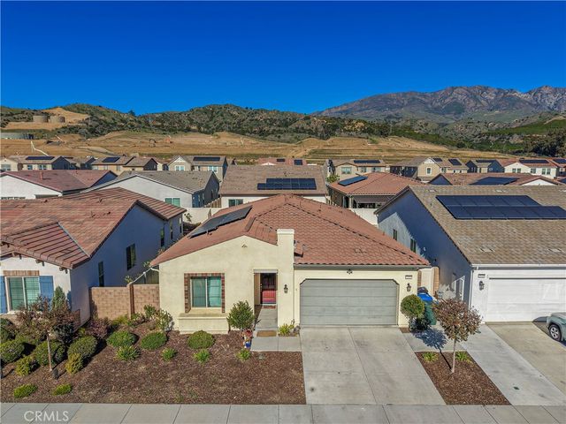 2111 Seville Dr, Santa Paula, CA 93060