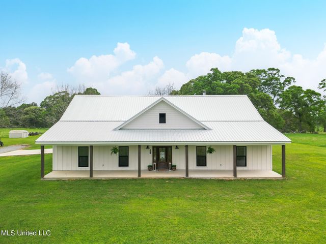 391 Jacobs Rd, Poplarville, MS 39470