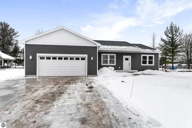 1375 Killdeer Ln, Kingsley, MI 49649
