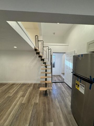 32 Bridge St #3, Pittsburgh, PA 15223
