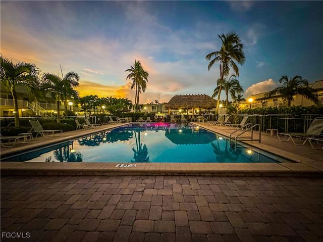 6777 Winkler Rd #150, Fort Myers, FL 33919