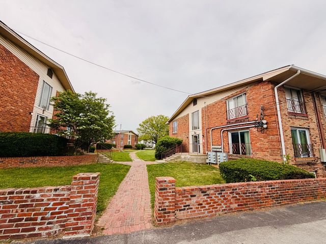 1708 Jennifer Rd #B1, Lexington, KY 40505