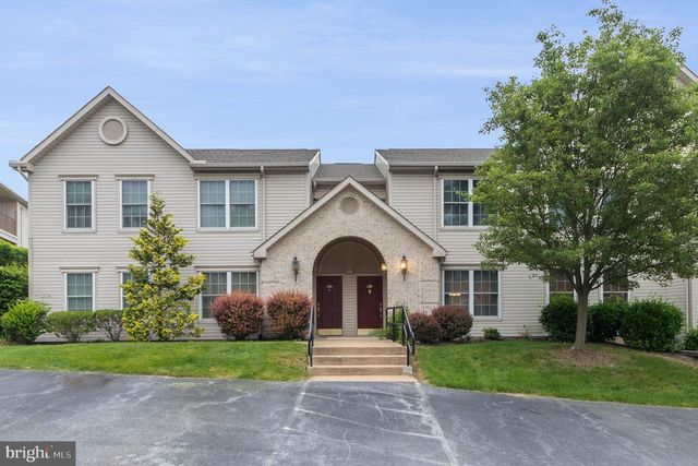 136 Hiddenwood Dr #1, Harrisburg, PA 17110