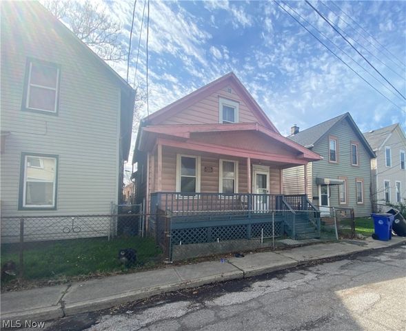 3290 W  23rd Pl, Cleveland, OH 44109