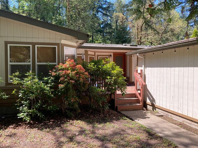 2040 S  Shasta Loop, Eugene, OR 97405