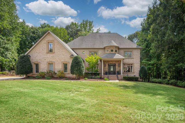 1005 Firethorne Club Dr, Waxhaw, NC 28173