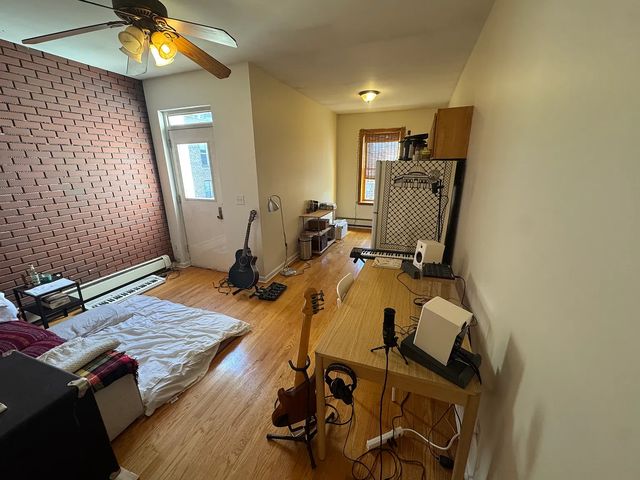 374 8th St #4A, Brooklyn, NY 11215