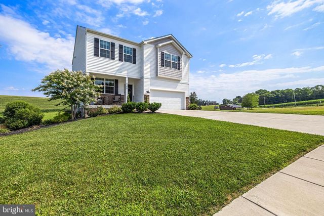 4300 Brent Dr, Spring Grove, PA 17362