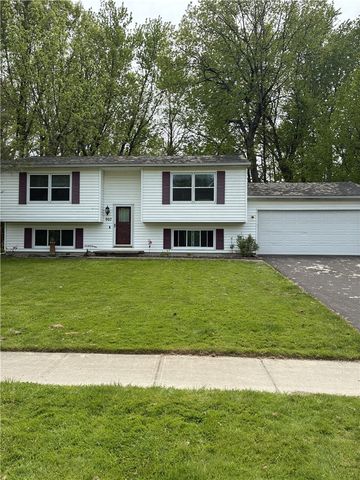 907 Lake Shore Blvd, Rochester, NY 14617