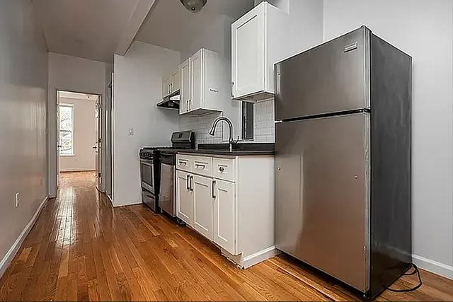 148 Patchen Ave #2L, Brooklyn, NY 11221