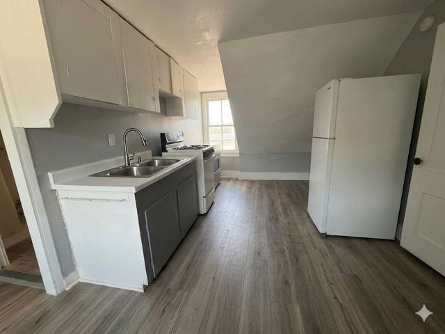 26 Cottage St, Norway, ME 04268
