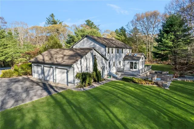 10 Oak Hill Rd, Scituate, RI 02831