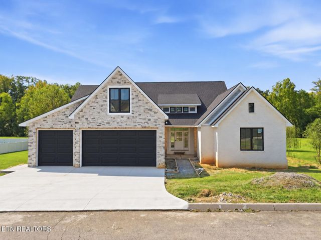 630 Running Brook Dr, Strawberry Plains, TN 37871