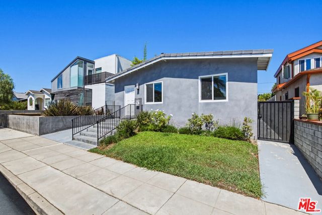 869 Warren Ave, Venice, CA 90291