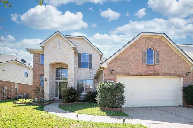 13907 Normandy Ct, Sugar Land, TX 77498