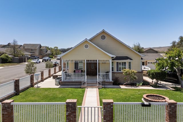 150 Pinal Ave #B, Santa Maria, CA 93455
