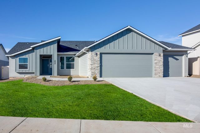 1860 SW Besra Dr, Mountain Home, ID 83647