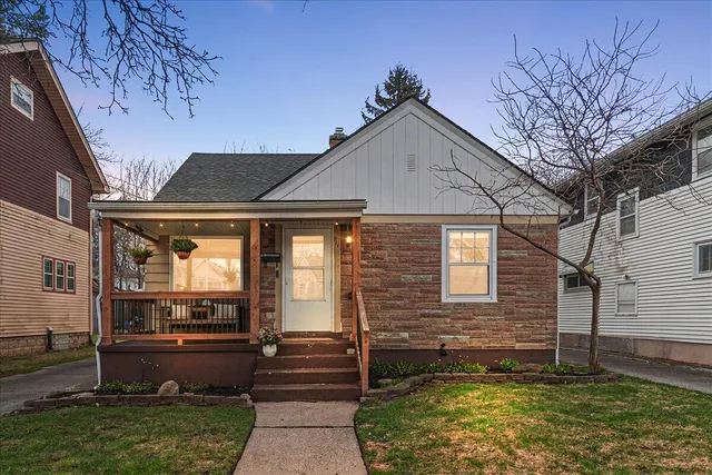 911 Van Buren Ave NW, Grand Rapids, MI 49504