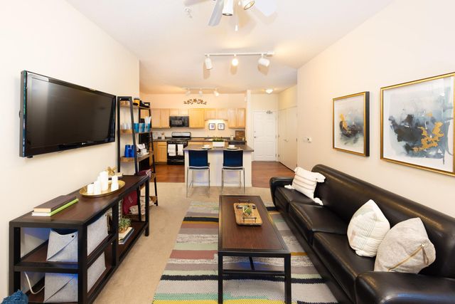 950 Jefferson Commons Cir #705486317, Saint Paul, MN 55114