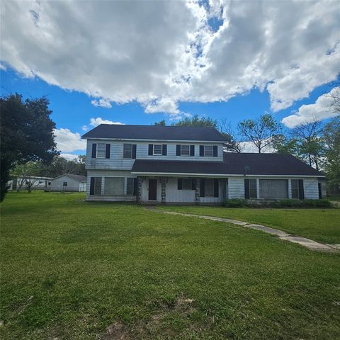 565 W  Hartel St, Sour Lake, TX 77659