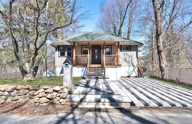 75 Nolans Point Rd, Lake Hopatcong, NJ 07849