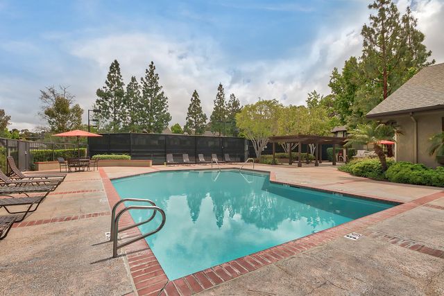 21141 Canada Rd   #13I, Lake Forest, CA 92630