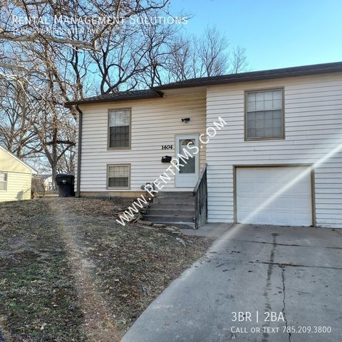 1404 SW McAlister Ave, Topeka, KS 66604