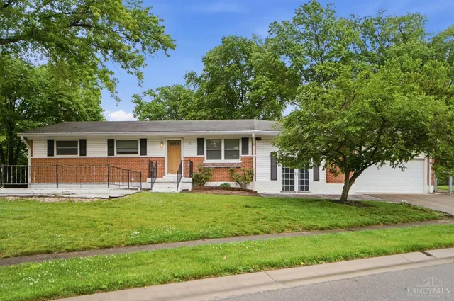 3774 Nightingale Dr, Cincinnati, OH 45227