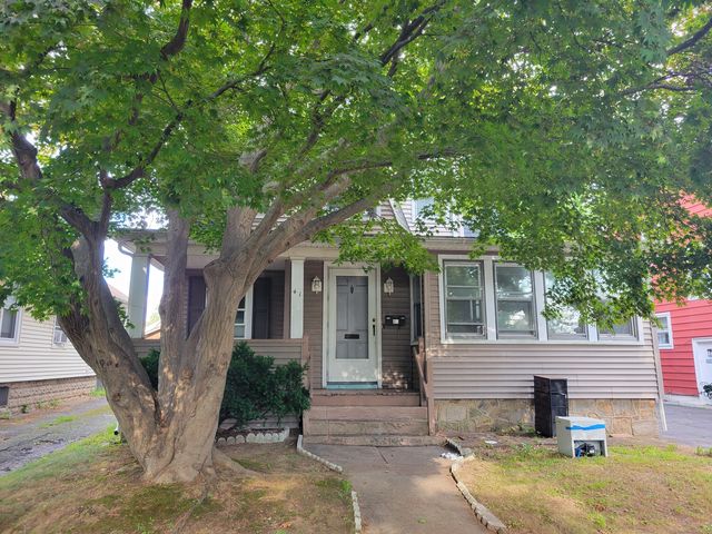 41 Avon St, Milford, CT 06461