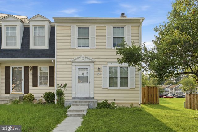22 Quincy Ct, Sterling, VA 20165